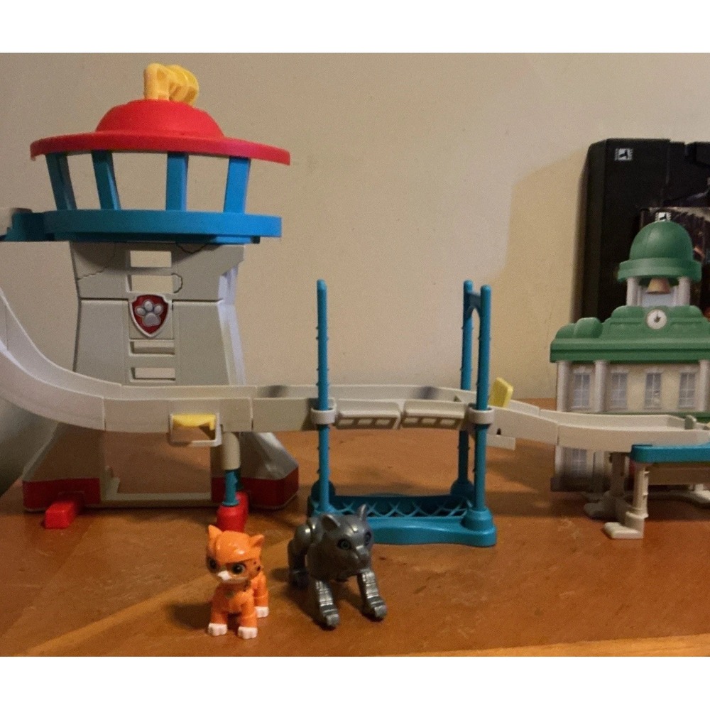 Paw Patrol Cat Pack‎ Adventure Bay Playset Spin Master Read